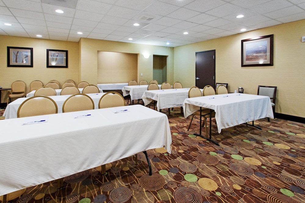 holiday inn express benicia by ihg
