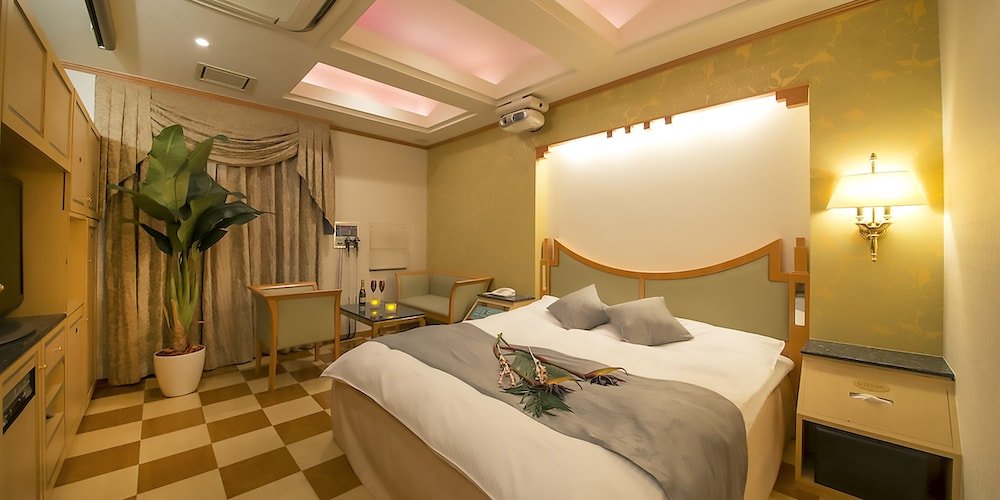 hotel rocco adults only