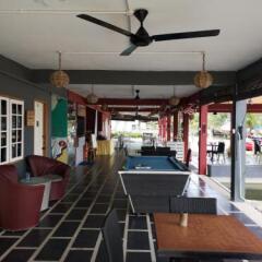 riverbank dungun guesthouse and cafe