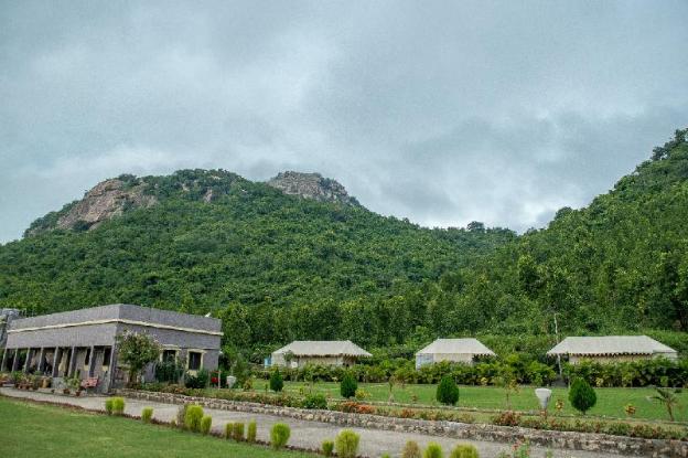 eco adventure resorts khhairabera