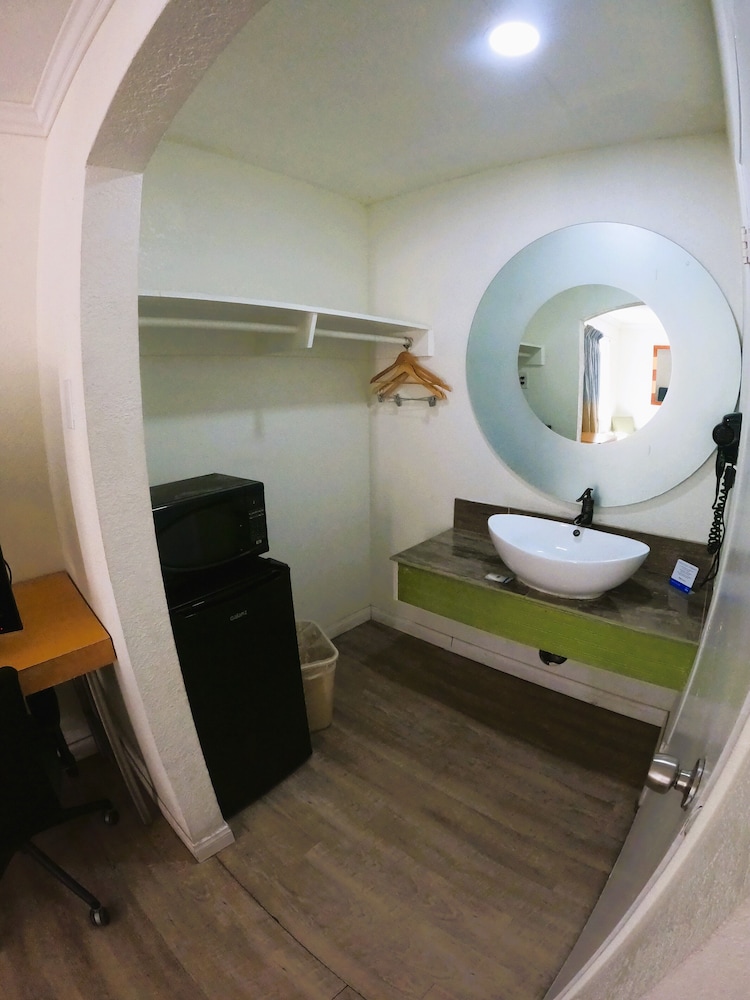 hotel ridgecrest an extended stay studios
