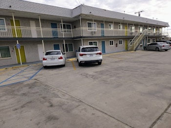 hotel ridgecrest an extended stay studios