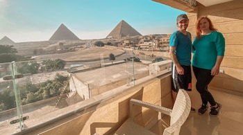 egypt pyramids inn