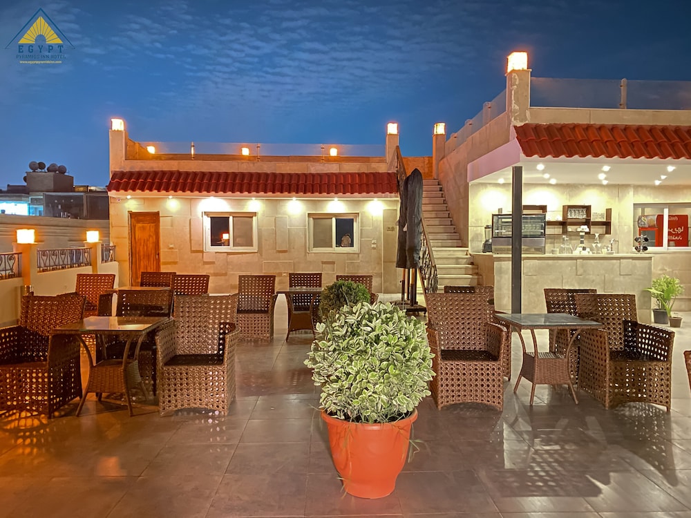 egypt pyramids inn