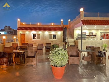 egypt pyramids inn