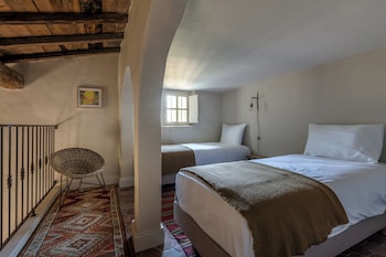 les petites maisons hameau des baux