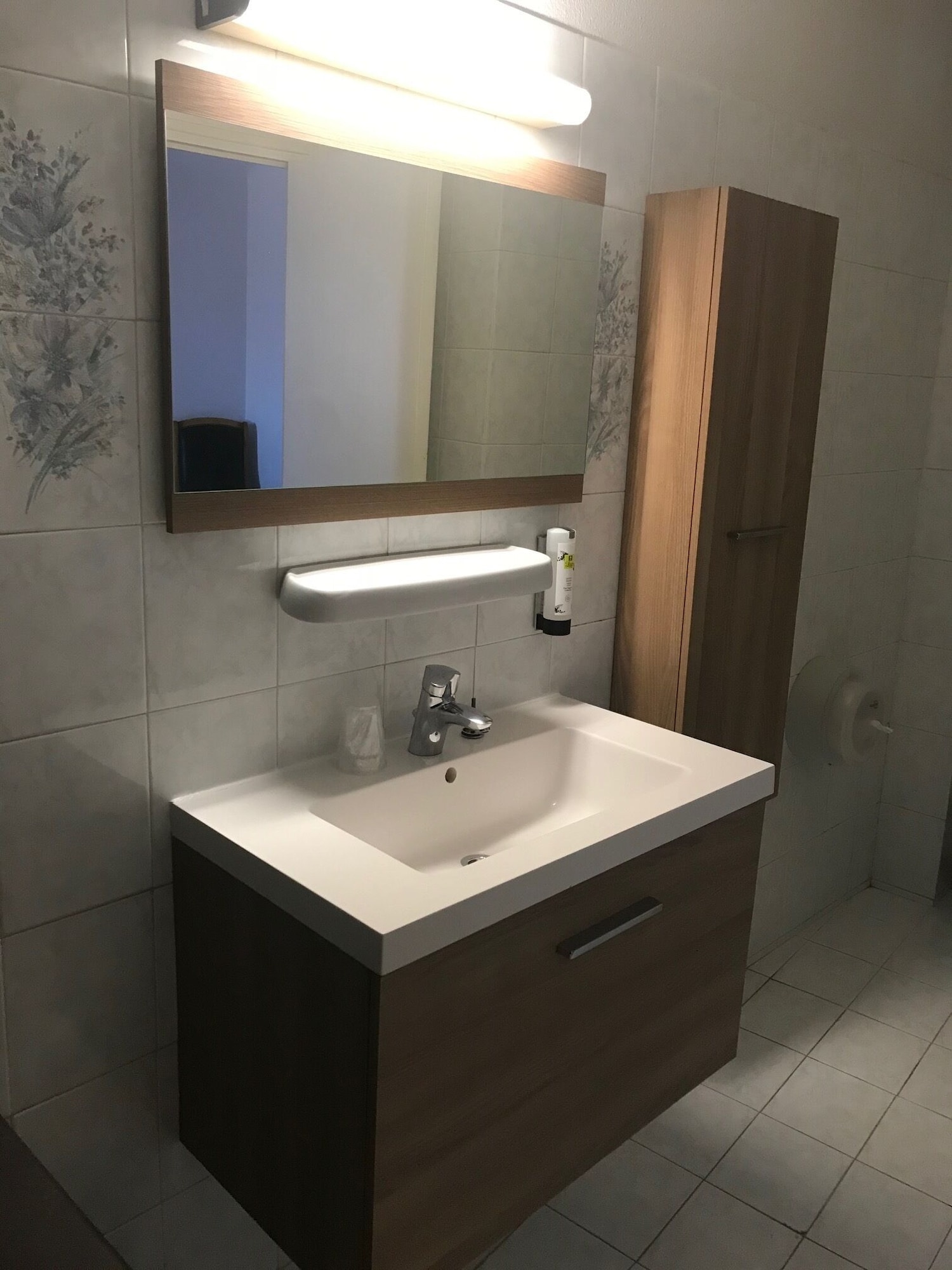 Logis Hôtel La Bastide D'entraigues,Avignon>>Althen-Des-Paluds,3 star