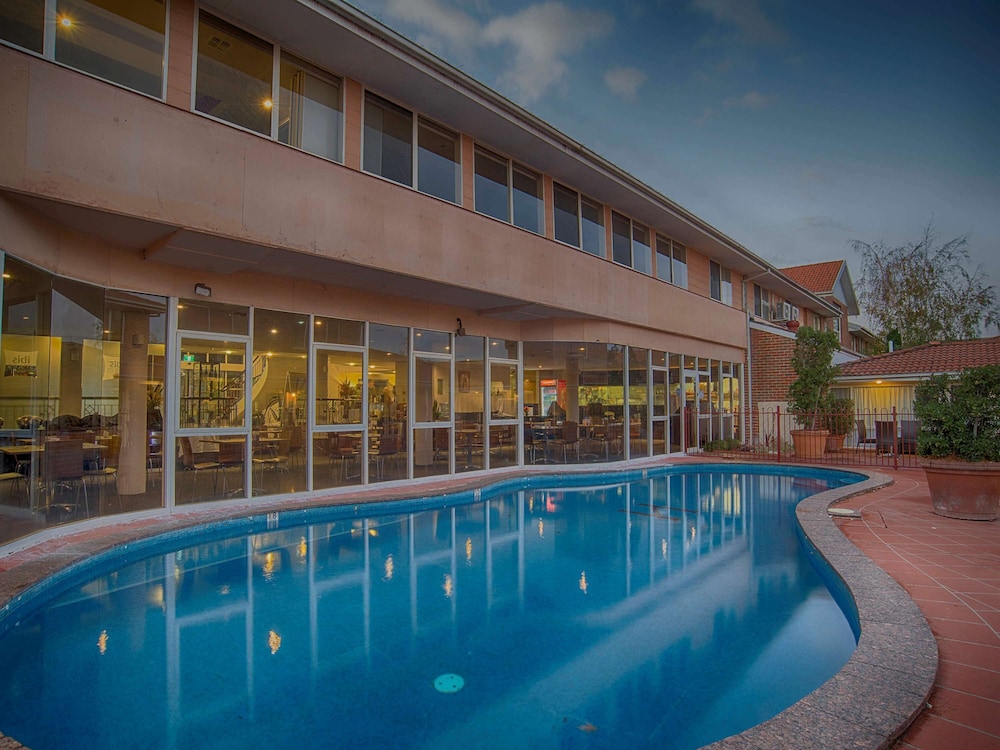 ibis styles canberra