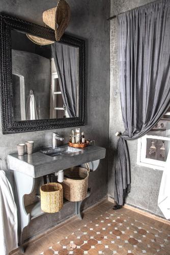 riad lyon mogador