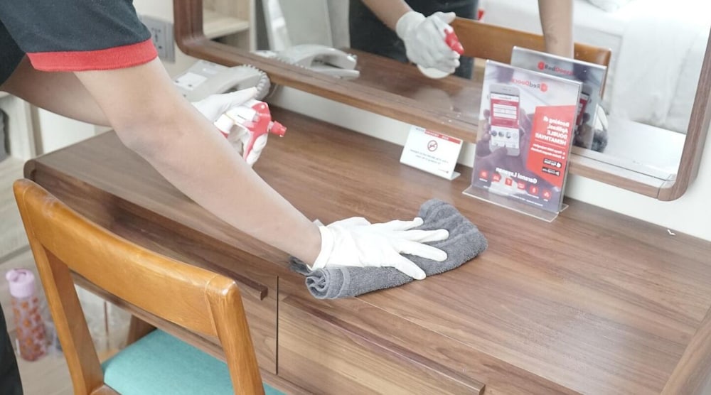 reddoorz near xt square 2