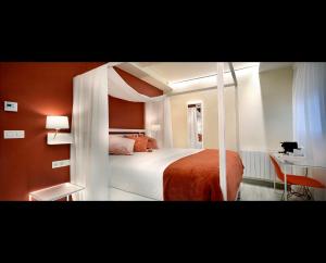 Pension Plaza Nueva,,3.5 star