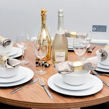 wrexham central stay apartment seven