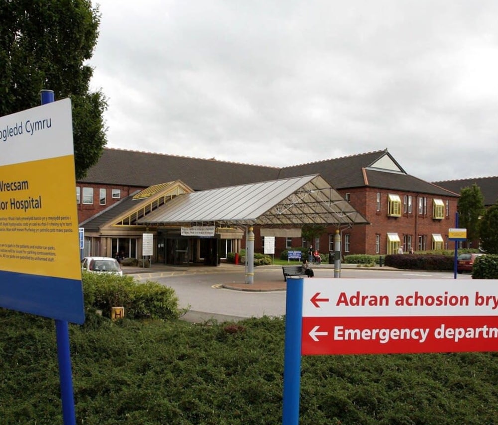 wrexham central stay apartment seven