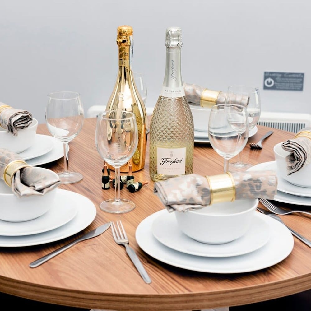 wrexham central stay apartment seven