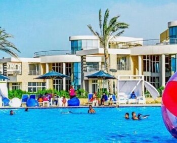 marseilia beach 4 families only