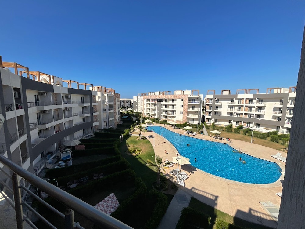 marseilia beach 4 families only