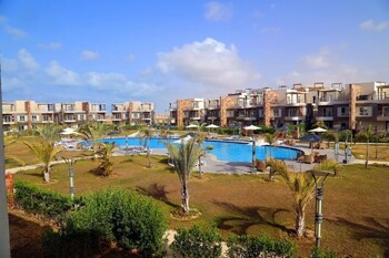 marseilia beach 4 families only