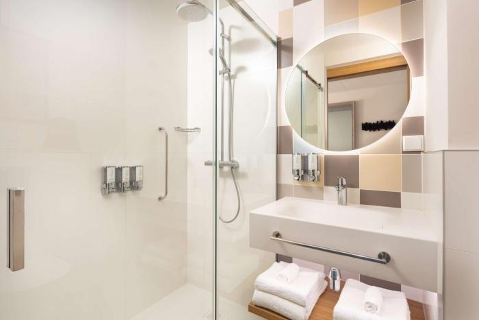 hampton by hilton lodz city center