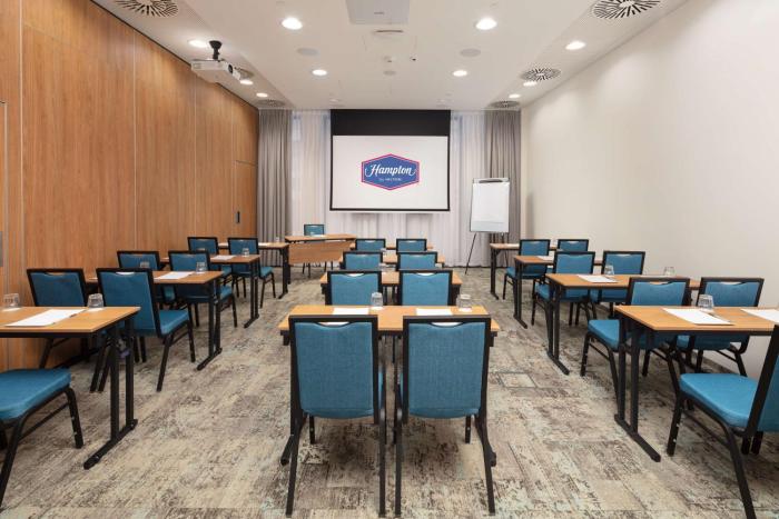 hampton by hilton lodz city center