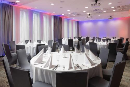 hampton by hilton lodz city center