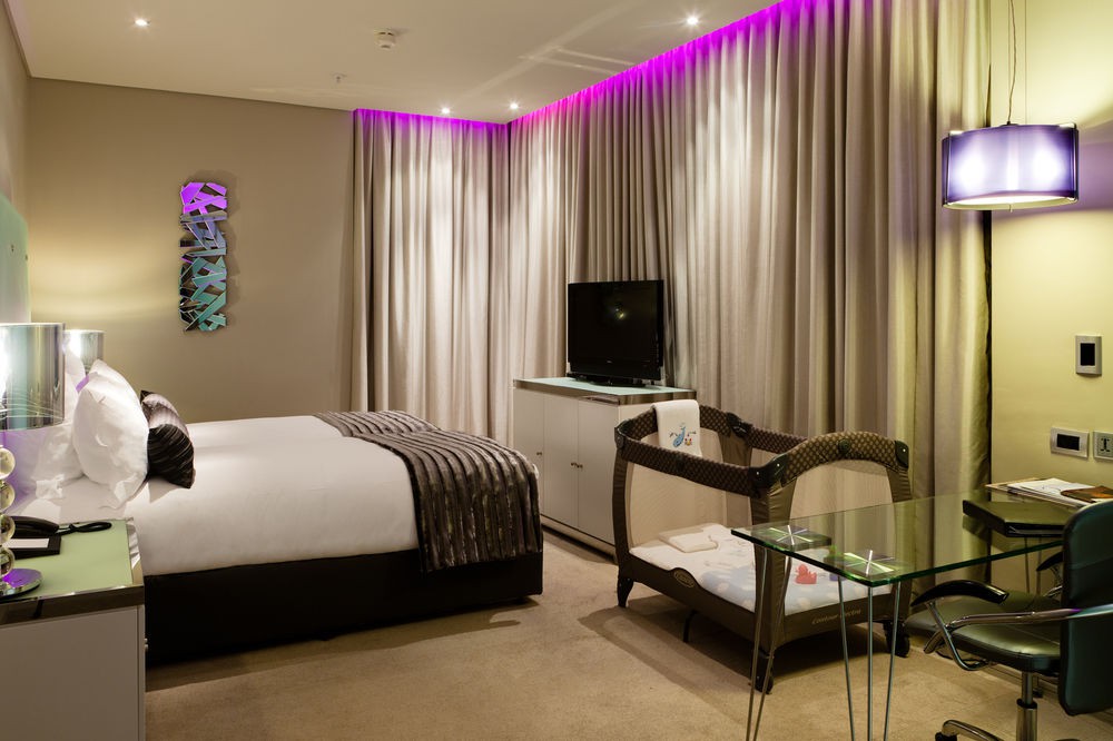 Cape Town Marriott Hotel Crystal Towers,In Cape Town (Century City),5 star