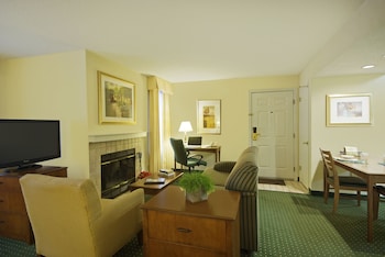 residences at daniel webster