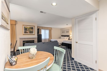 residences at daniel webster