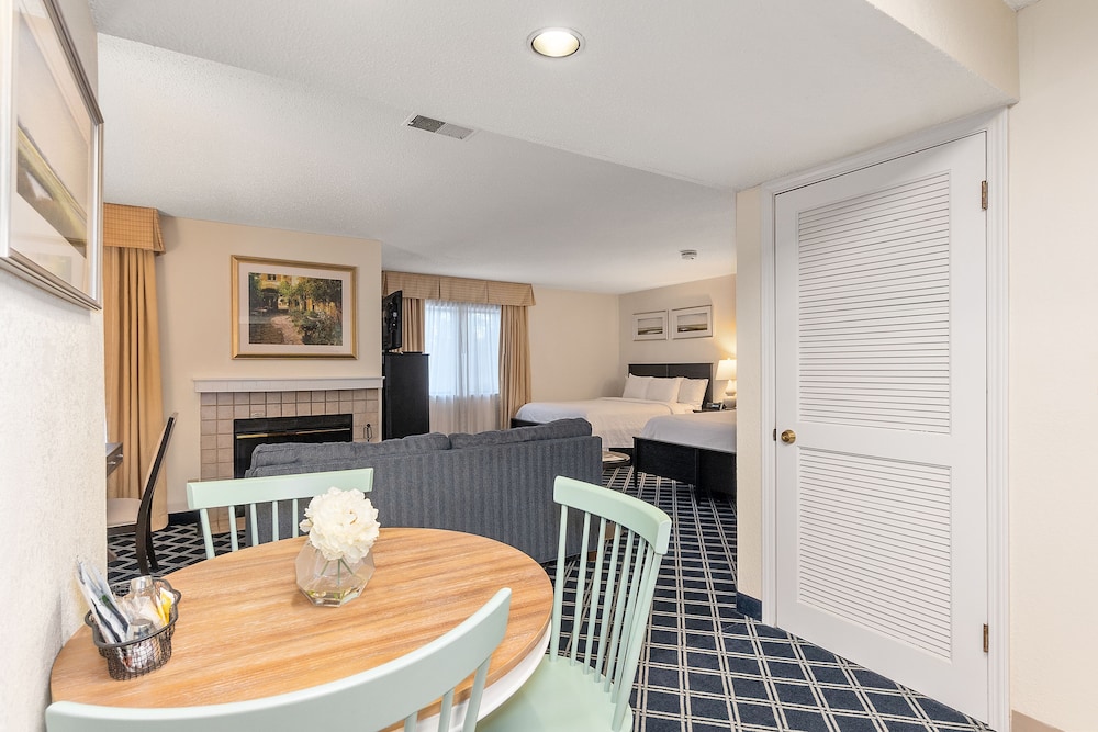 residences at daniel webster