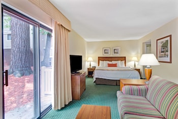 residences at daniel webster