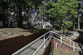 residences at daniel webster