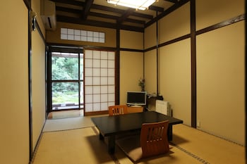 momijiya bekkan kawanoiori