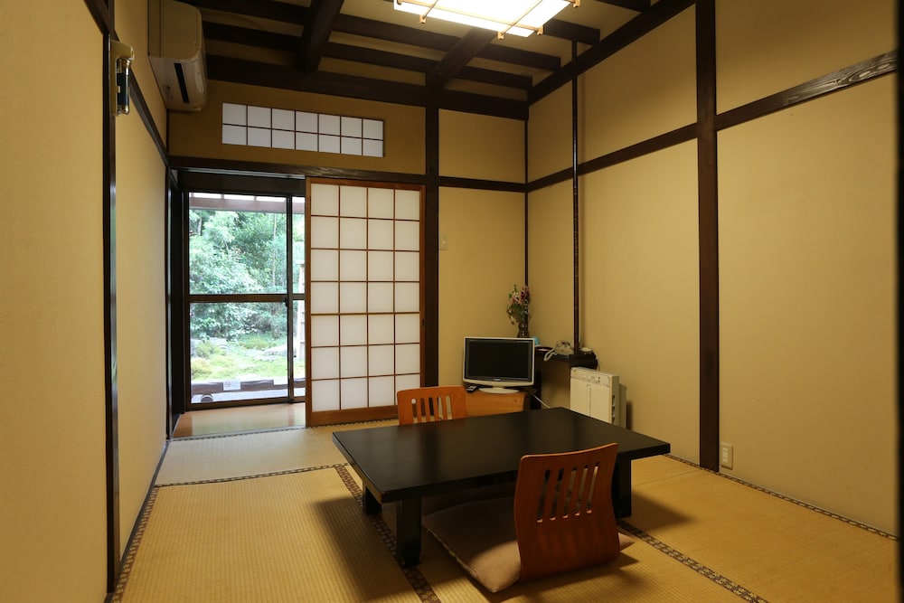 momijiya bekkan kawanoiori