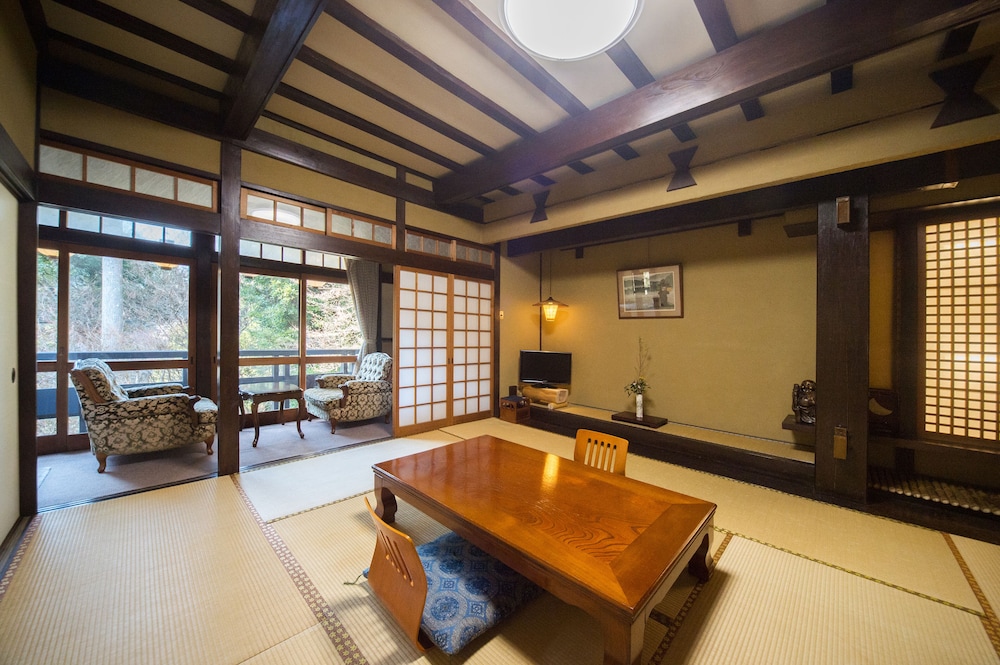 momijiya bekkan kawanoiori