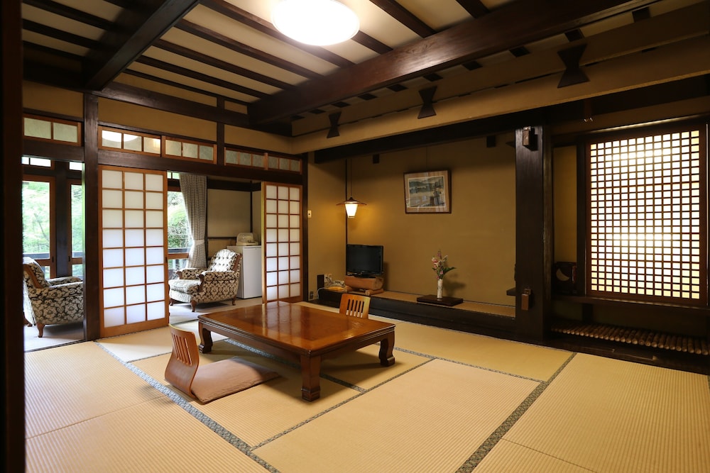 momijiya bekkan kawanoiori