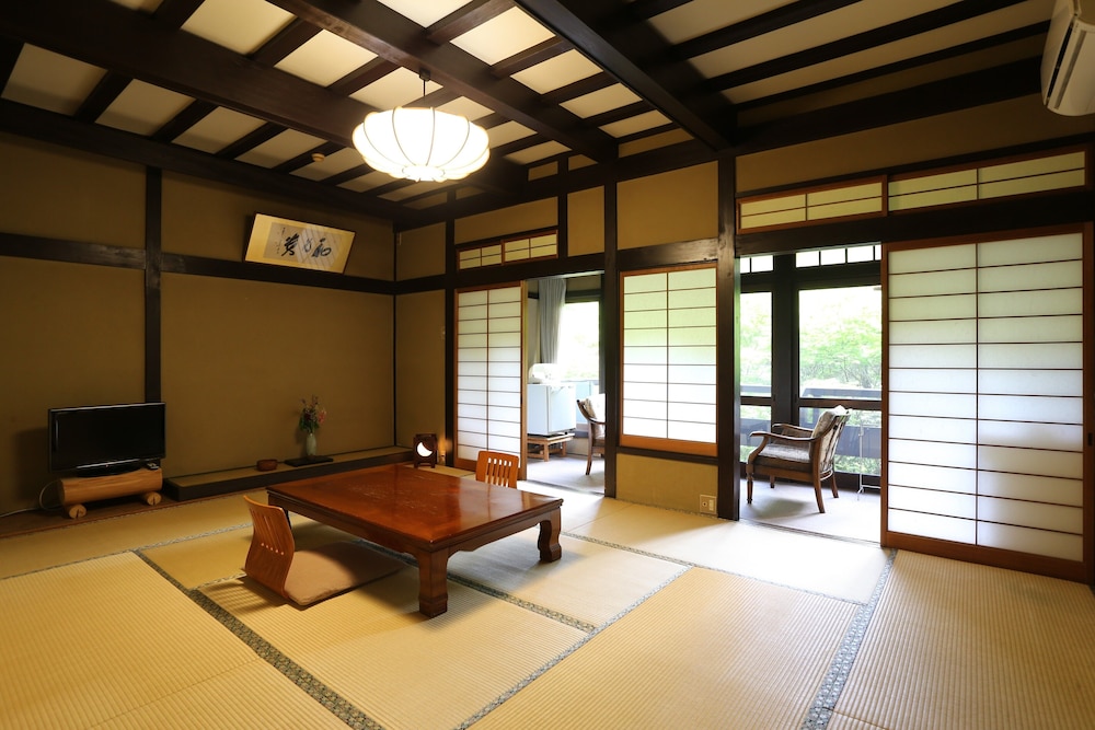 momijiya bekkan kawanoiori