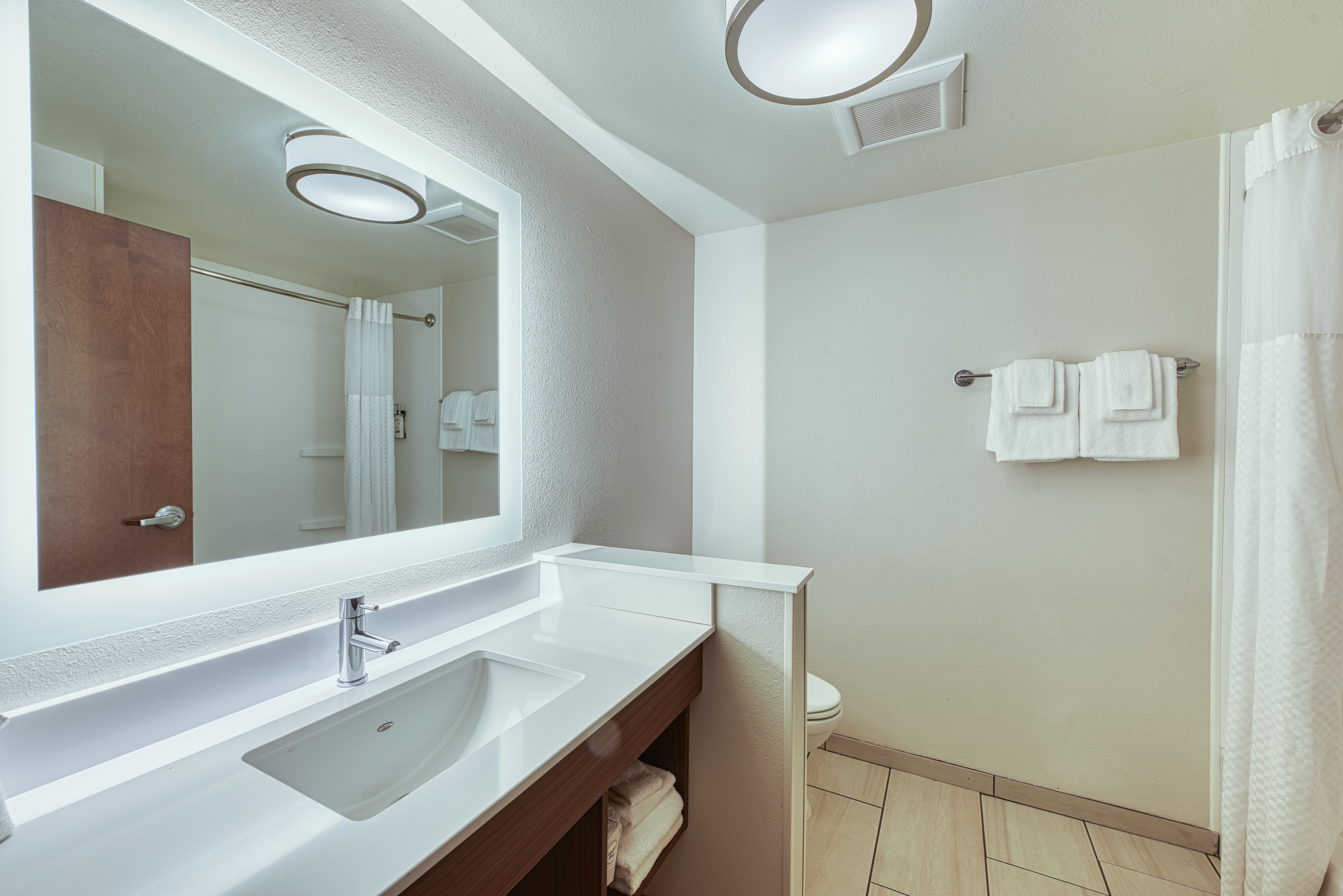 holiday inn express and suites manitou springs an ihg hotel