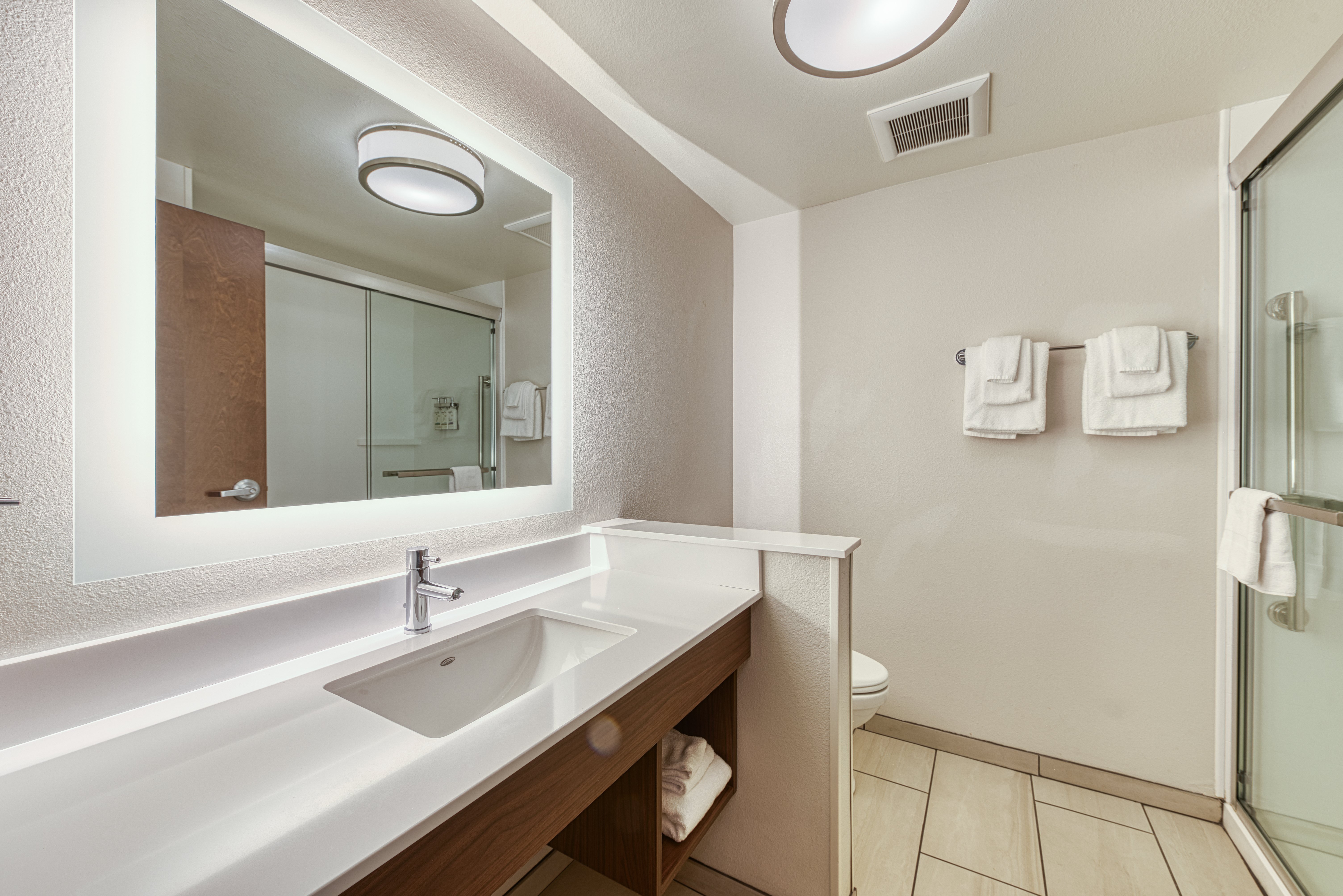 holiday inn express and suites manitou springs an ihg hotel