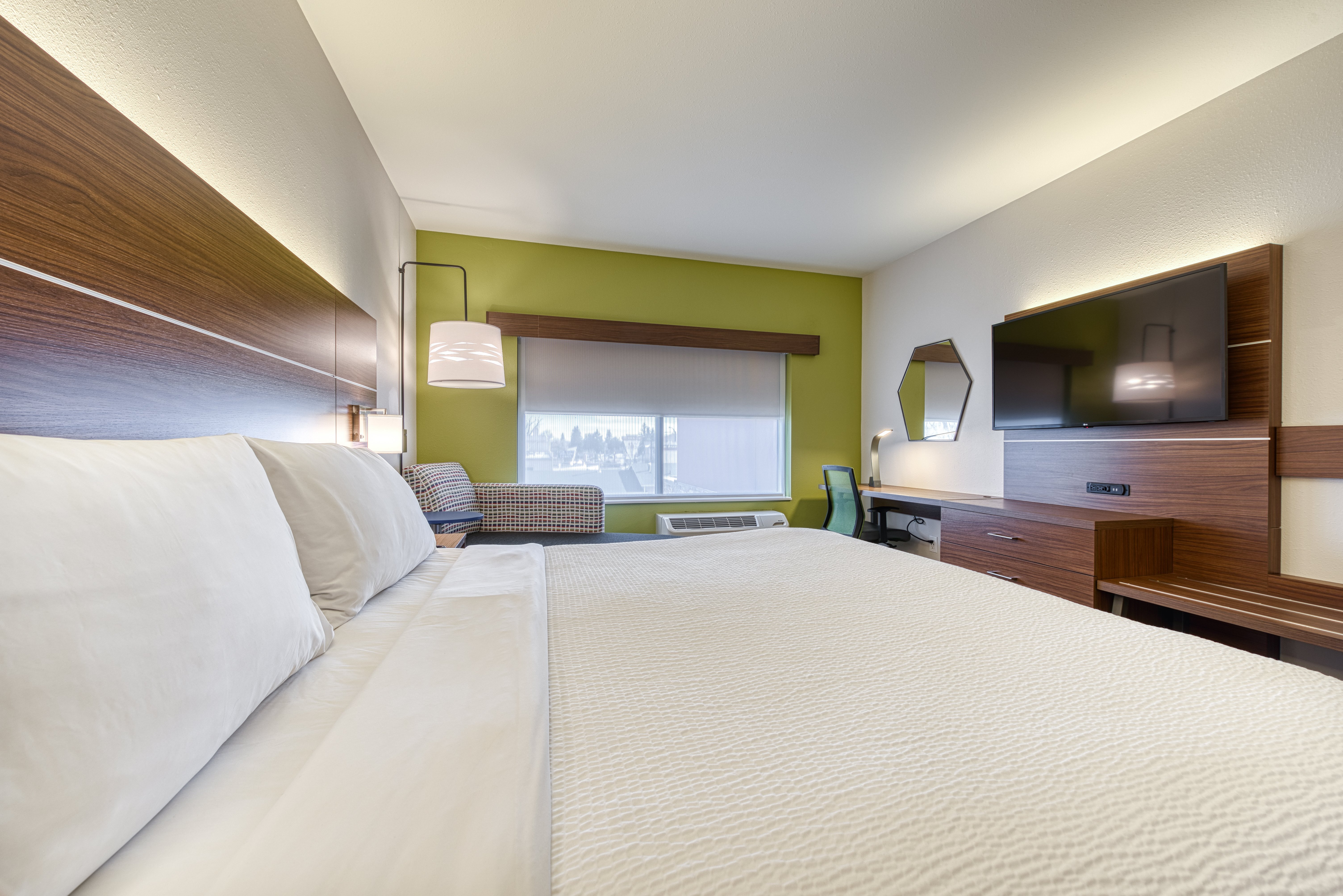 holiday inn express and suites manitou springs an ihg hotel