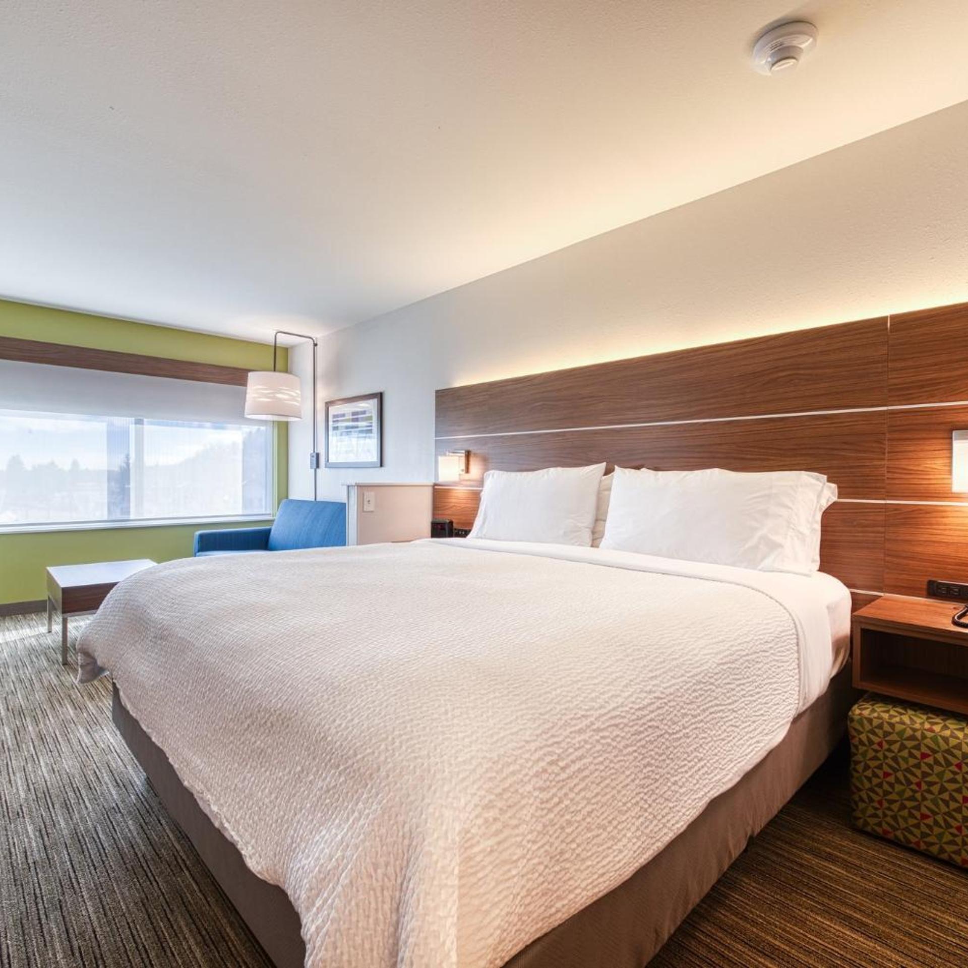 holiday inn express and suites manitou springs an ihg hotel