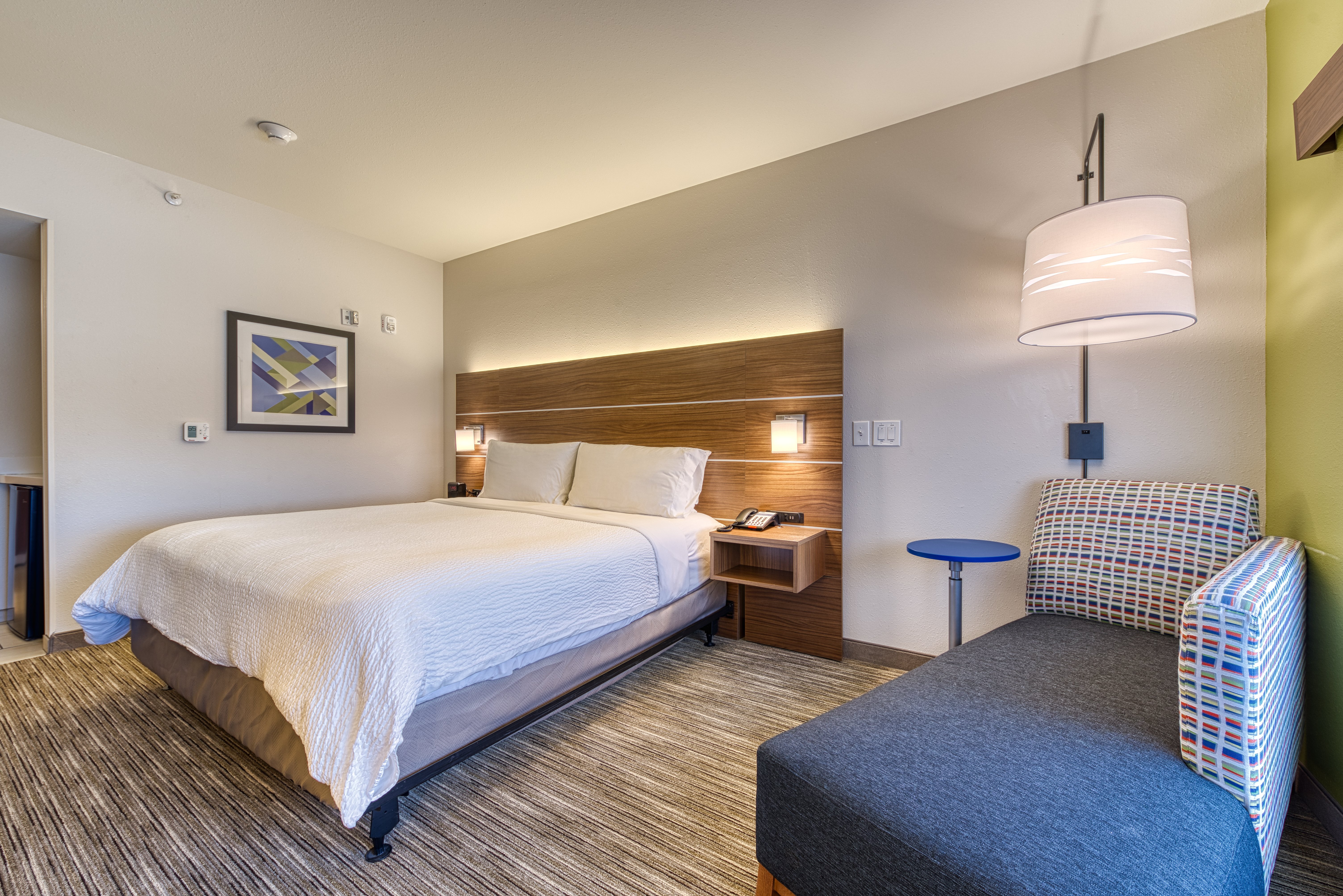 holiday inn express and suites manitou springs an ihg hotel
