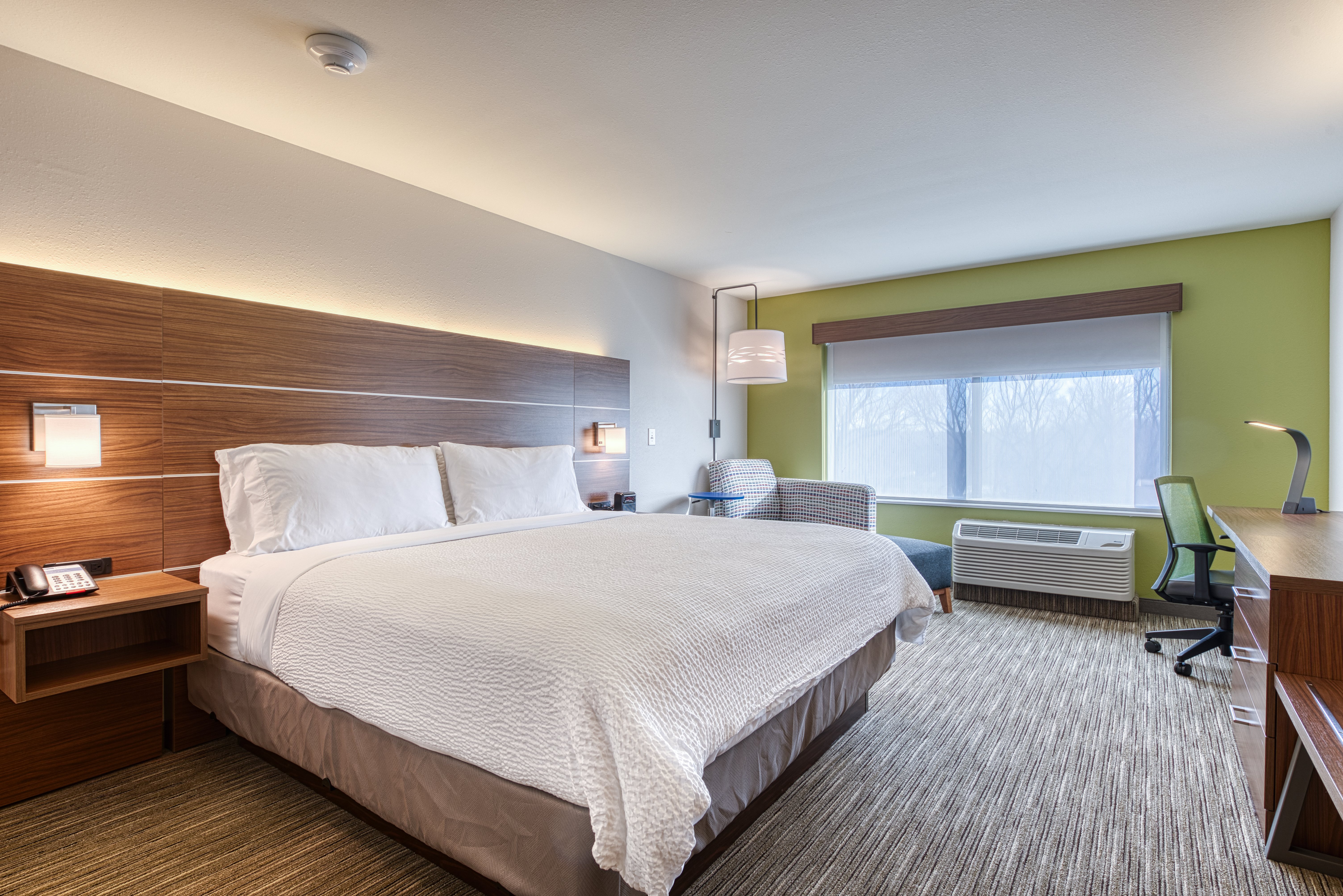holiday inn express and suites manitou springs an ihg hotel