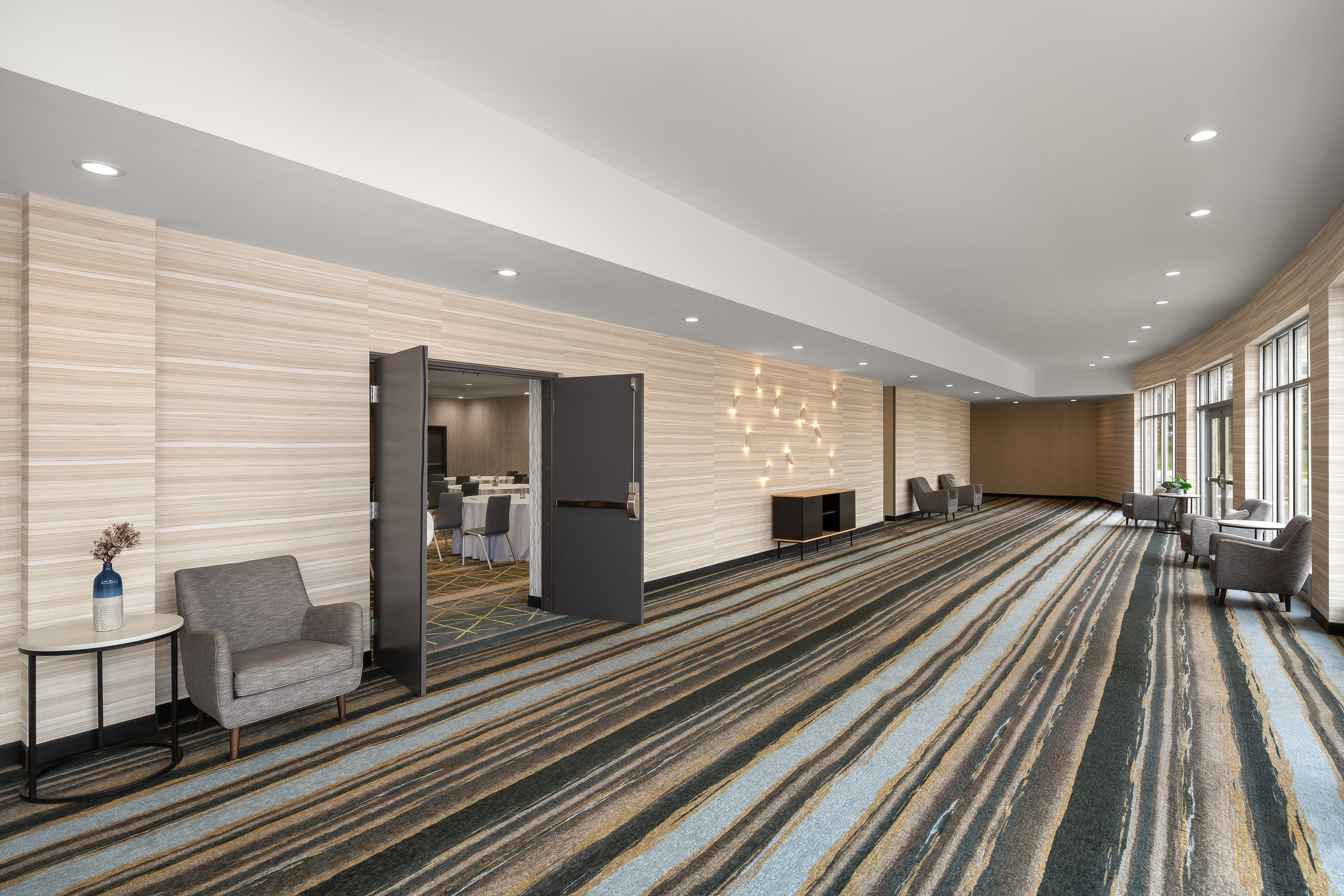 holiday inn and suites detroit troy an ihg hotel