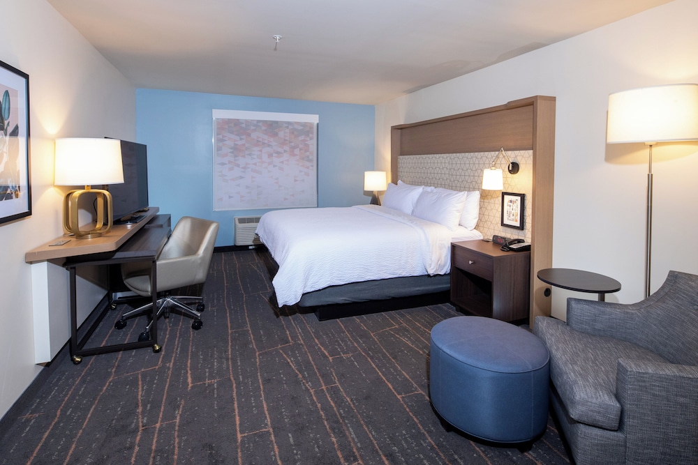 holiday inn and suites detroit troy an ihg hotel