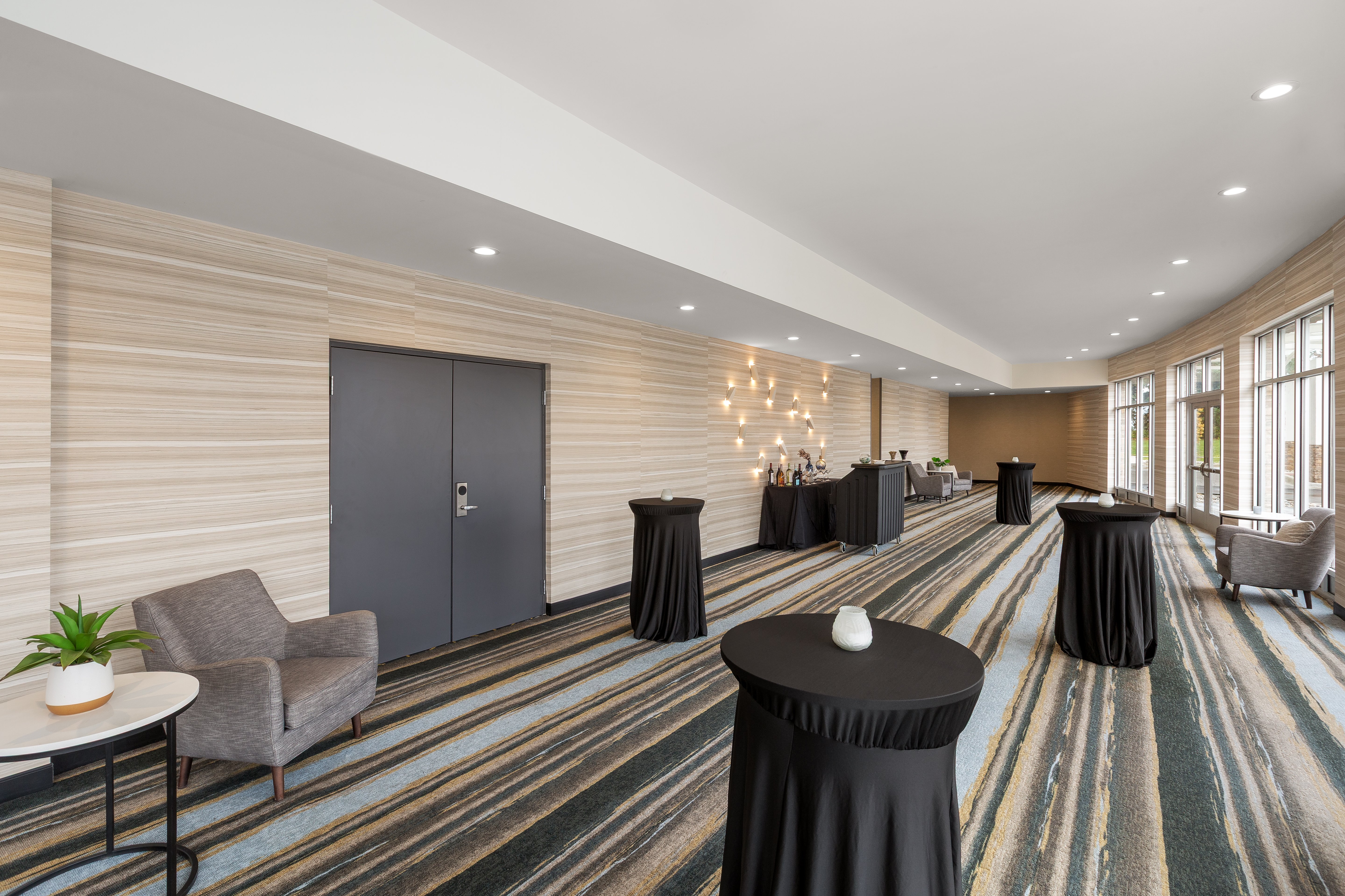 holiday inn and suites detroit troy an ihg hotel