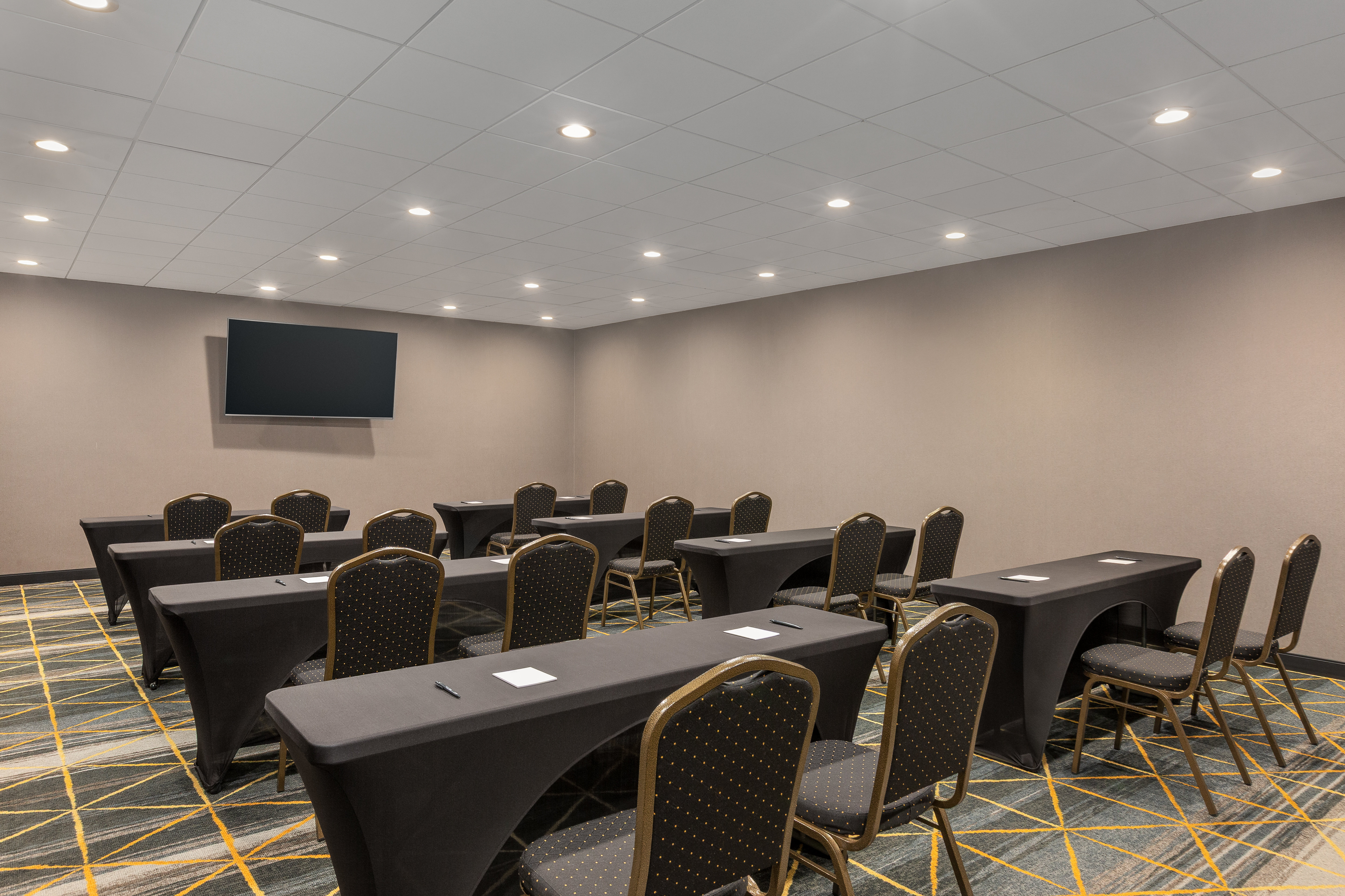 holiday inn and suites detroit troy an ihg hotel