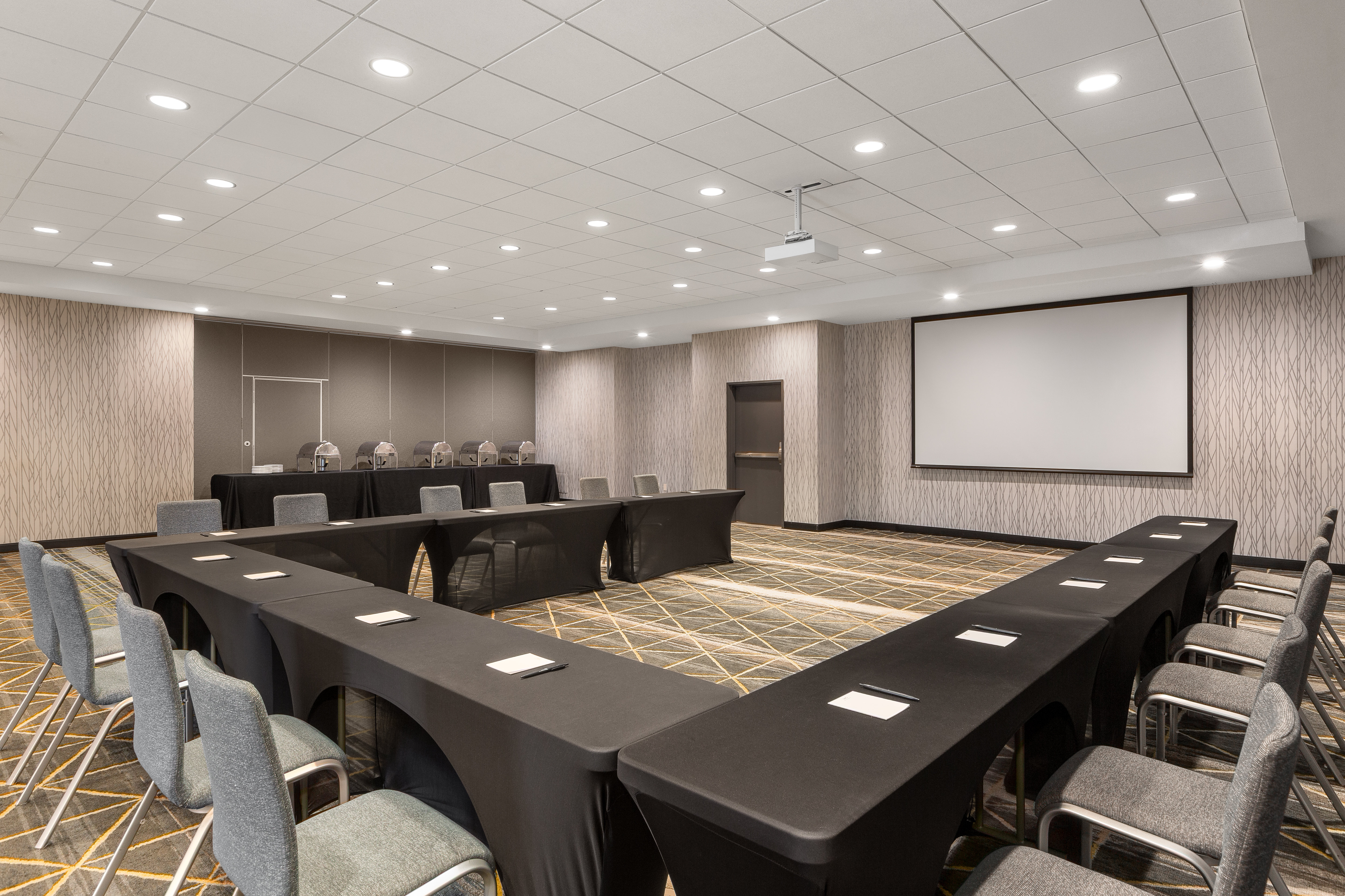 holiday inn and suites detroit troy an ihg hotel