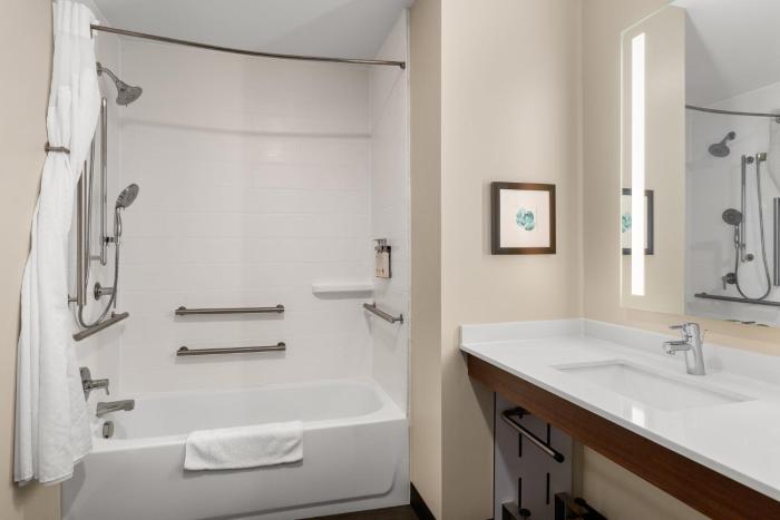 holiday inn and suites detroit troy an ihg hotel