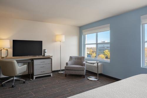 holiday inn and suites detroit troy an ihg hotel