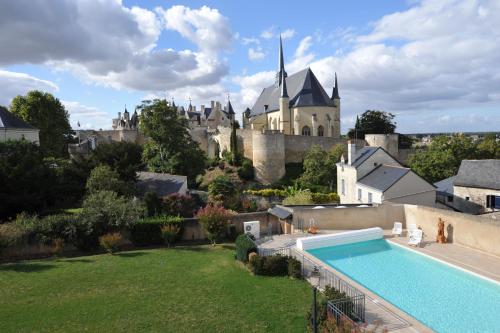 montreuil bellay