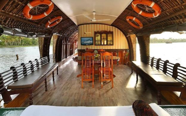 rudra houseboats